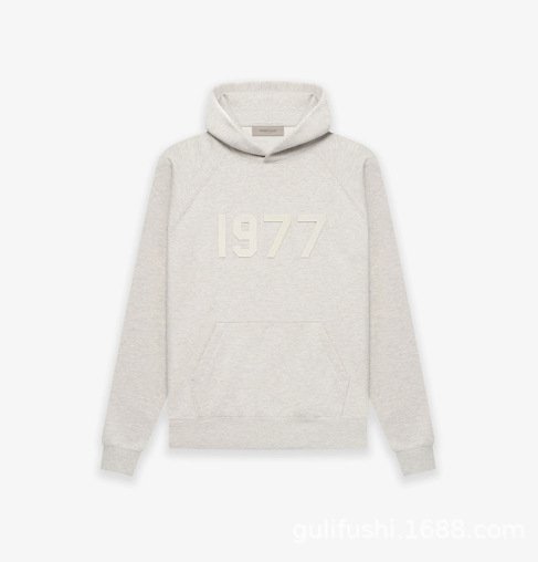 The signature 1977 Essentials Hoodie Black